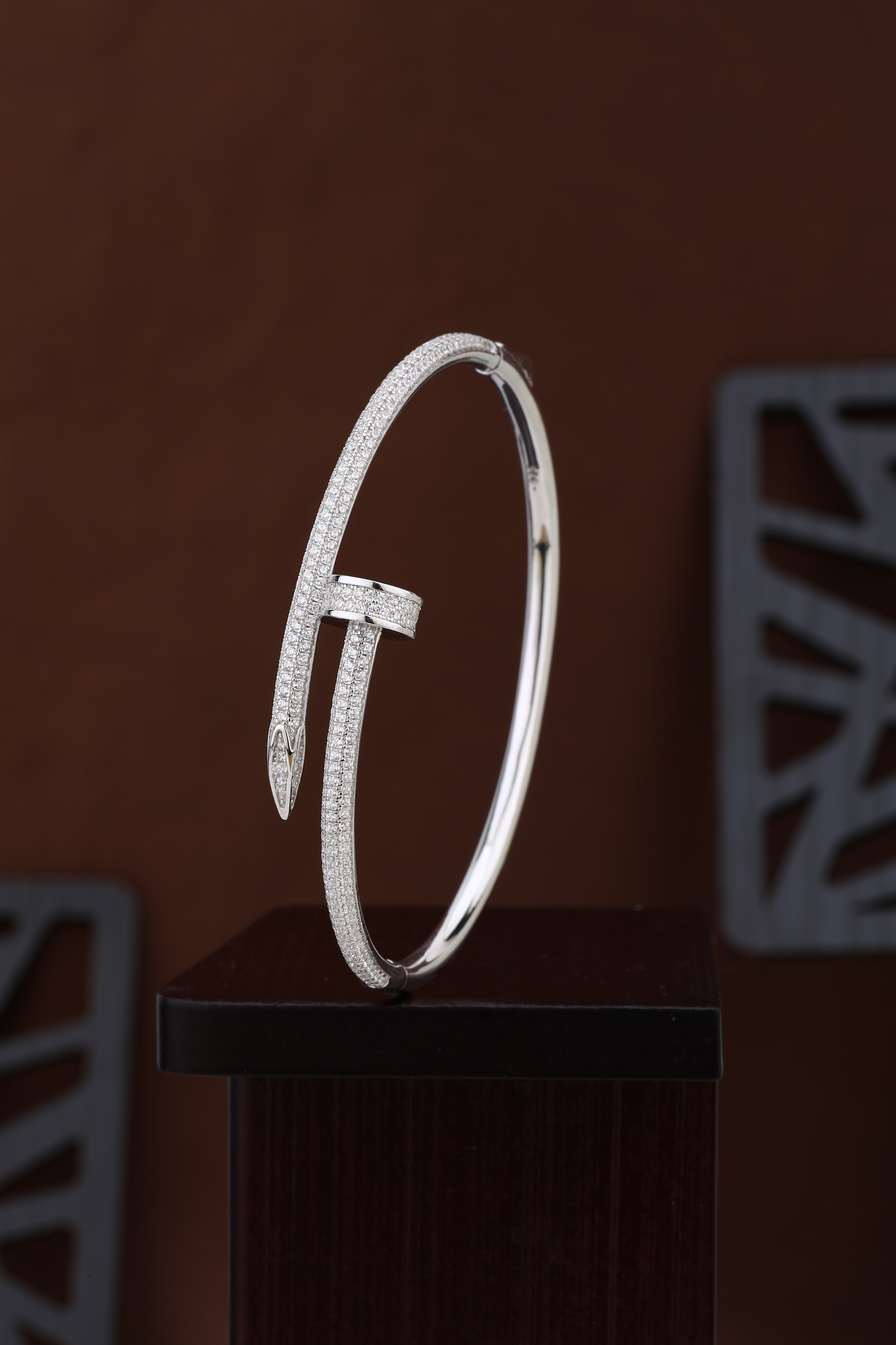 Sleek Pavé 925 Nail Design Bracelet– Lightweight Luxury for Everyday Style