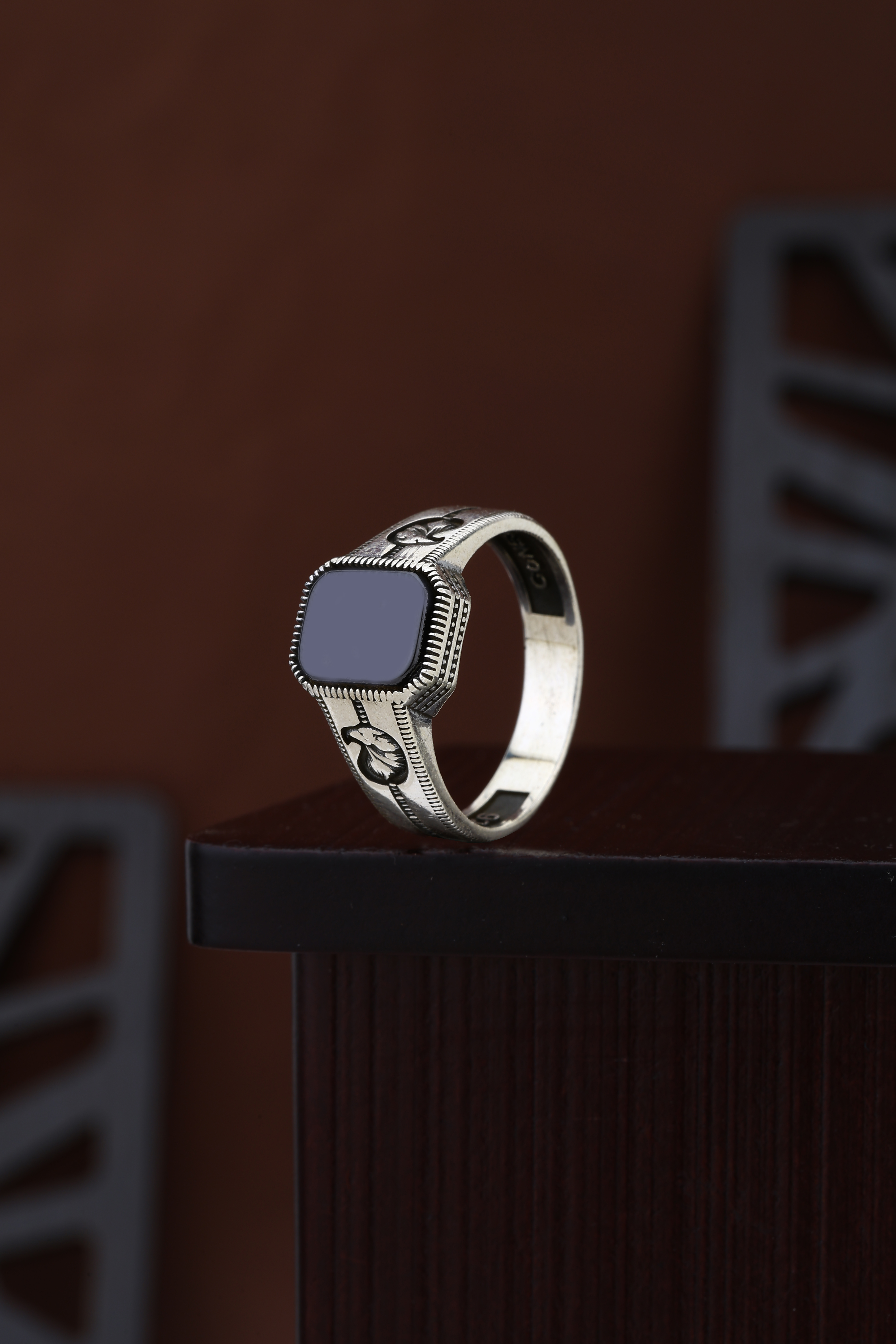 Men’s 925 Sterling Silver Antique Signet Ring with Matte Black Square Stone