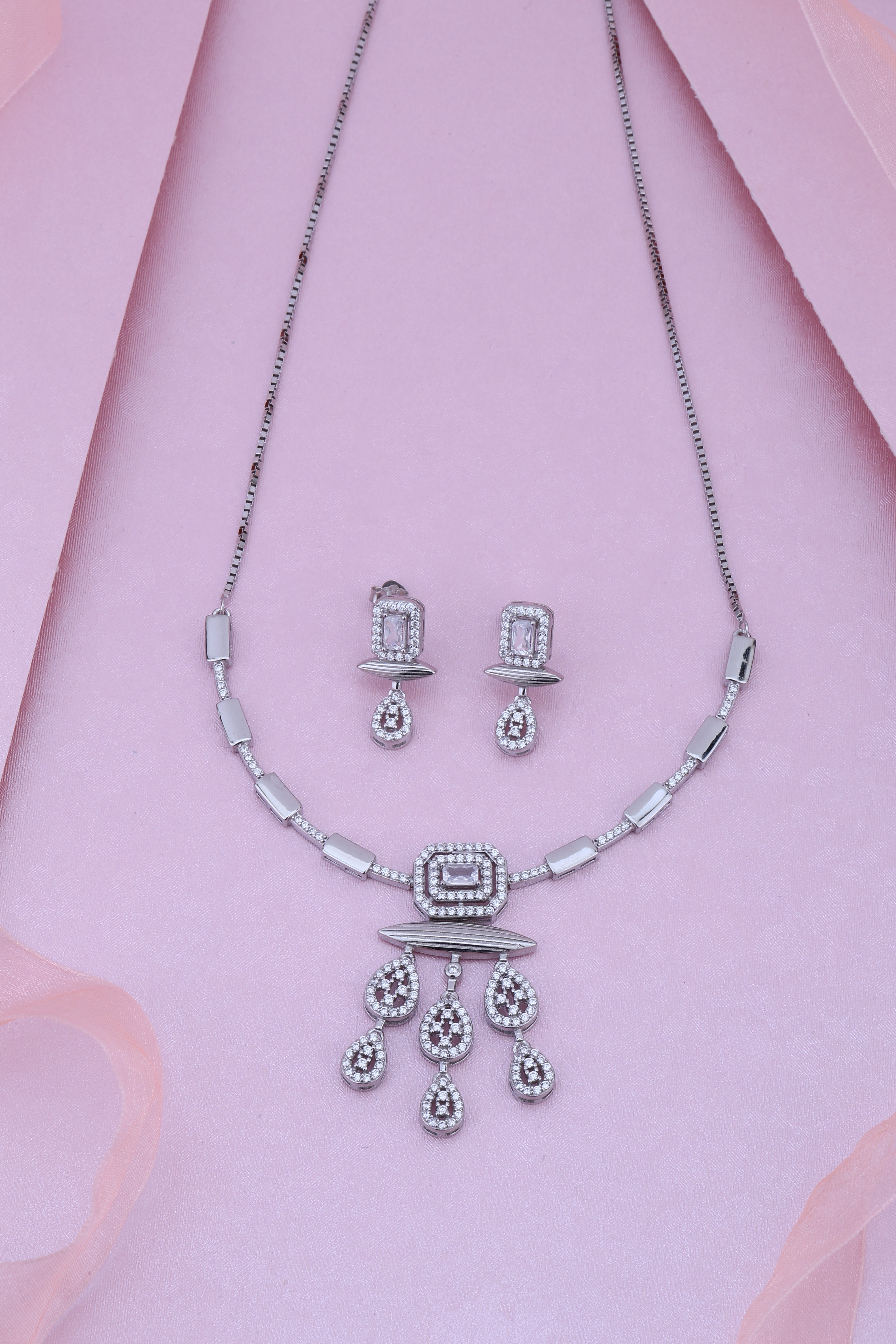 Art Deco Glam: Women's Statement Necklace & Dangle Set | Lightweight Regular Wear